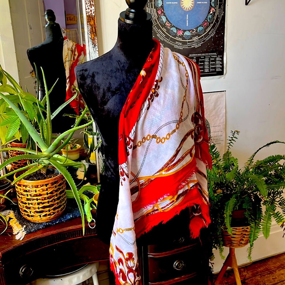 Vintage red and gold chain patterned scarf